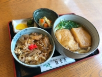 『お昼の定食』　お好きなうどんプラス日替わり丼。